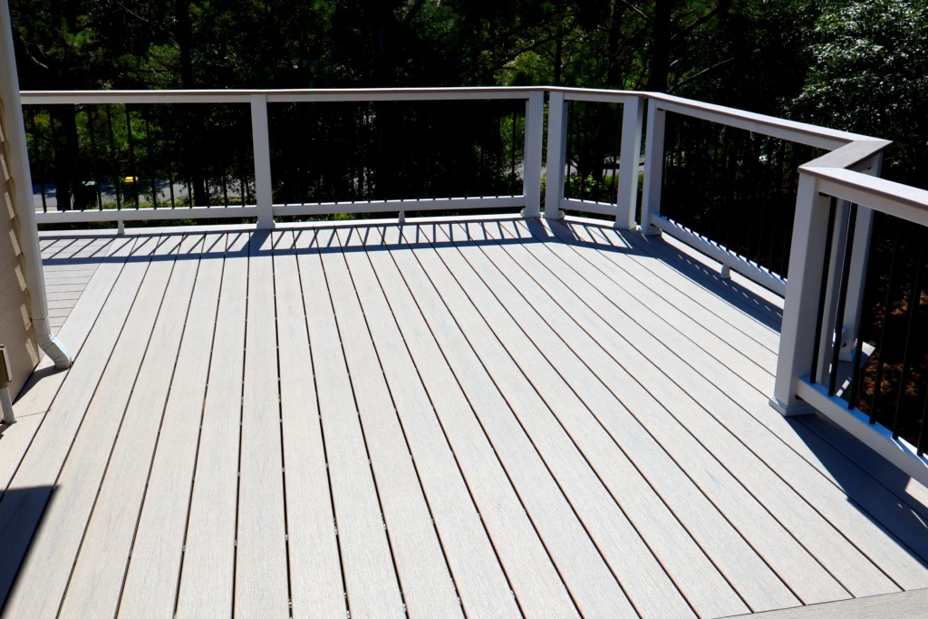 Trex Select composite deck with railings by Curtis Bros. Contracting in Williamsburg, VA